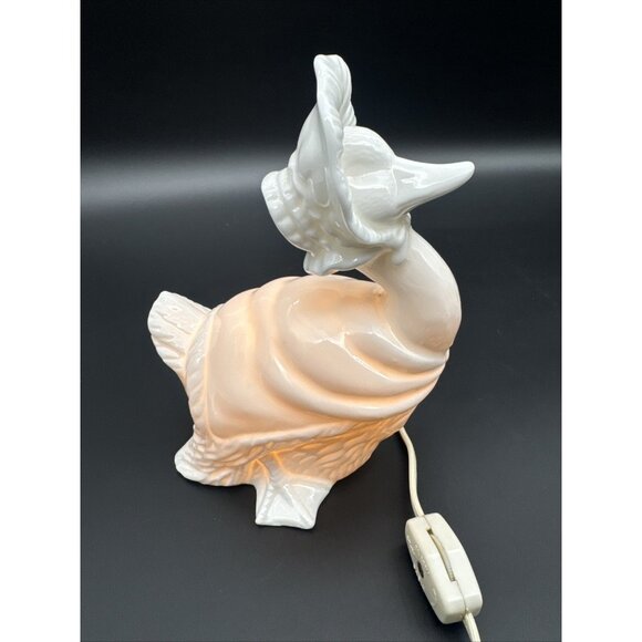Vintage 80’s Schmid Beatrix Potter Duck Goose Anthropomorphic White Ceramic Lamp - Picture 10 of 16